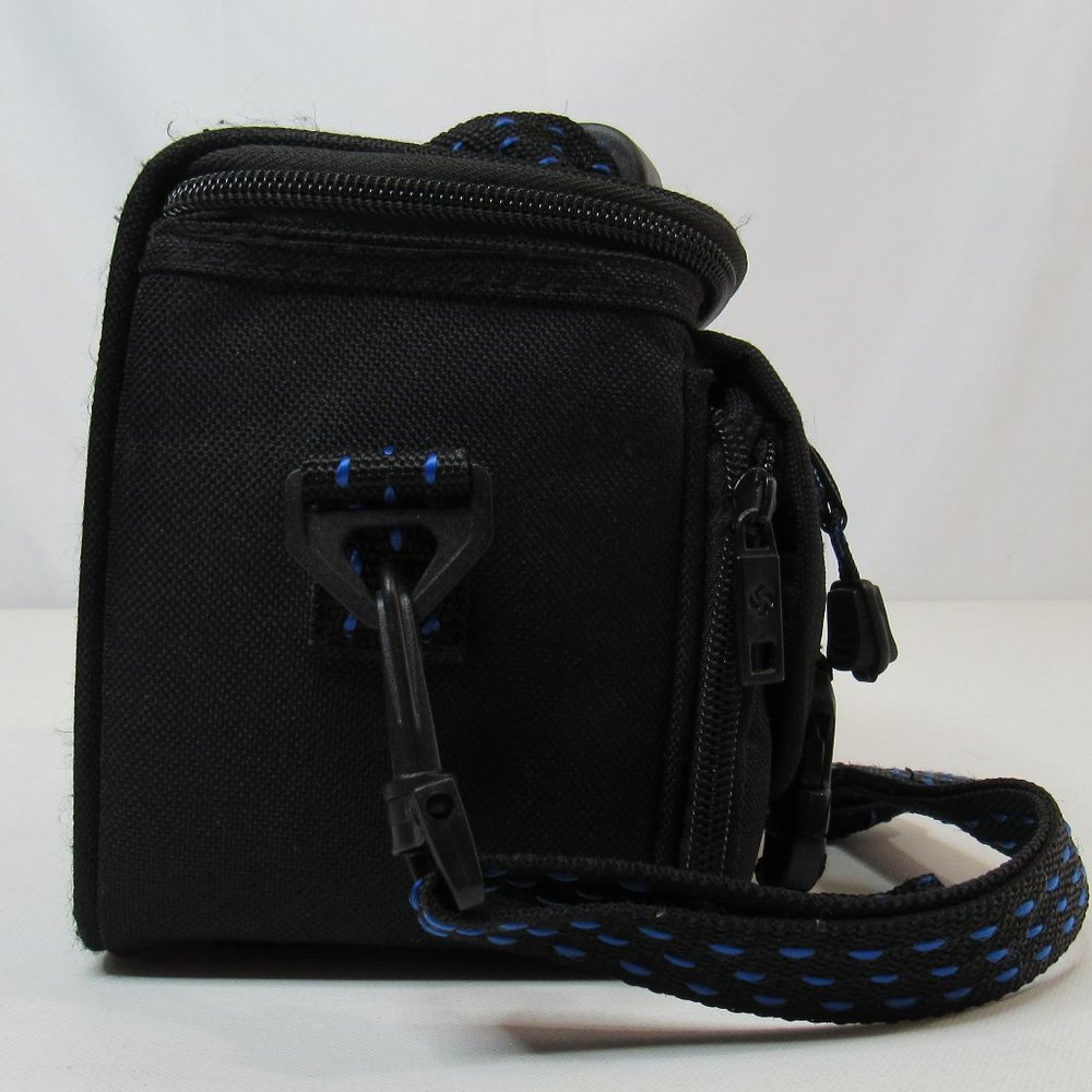 Samsonite Camera/Camcorder Carry Bag with Adjustable Strap - Picture 3 of 15